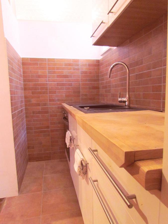 Center Studio Apartment Пула Екстер'єр фото